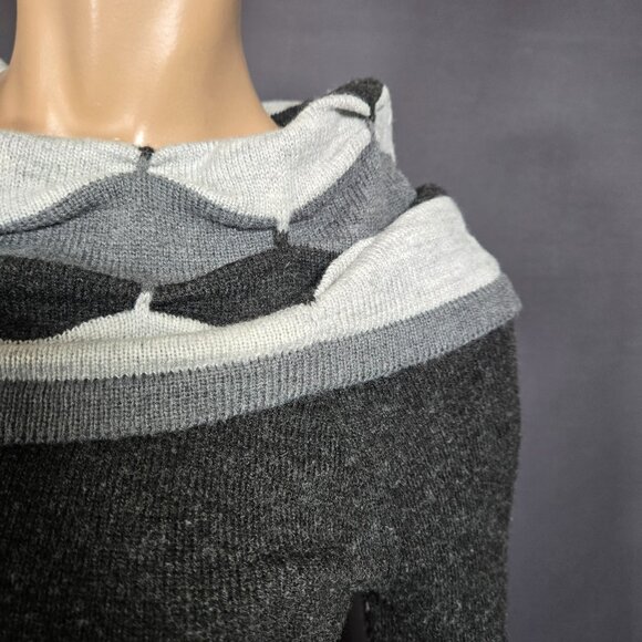 Y2K Gray Belted Sweater Size S Silver Oval Buckle Retro Mod Cowl Neck Fitted - Picture 5 of 10